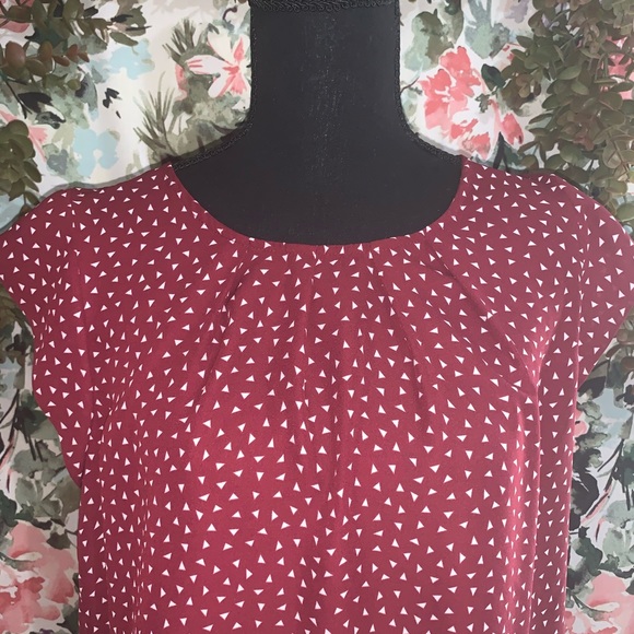 Burgundy Short Sleeve Blouse - Picture 3 of 4